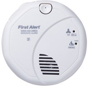 First Alert SCO5CN - Battery Operated Combination Carbon Monoxide/Smoke Alarm- SIX PIECES LEFT